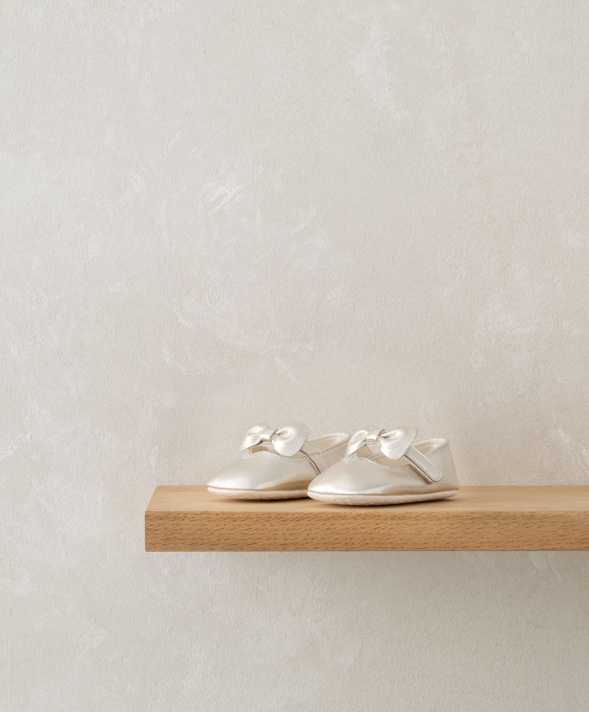 حذاء بعقدة - ذهبي