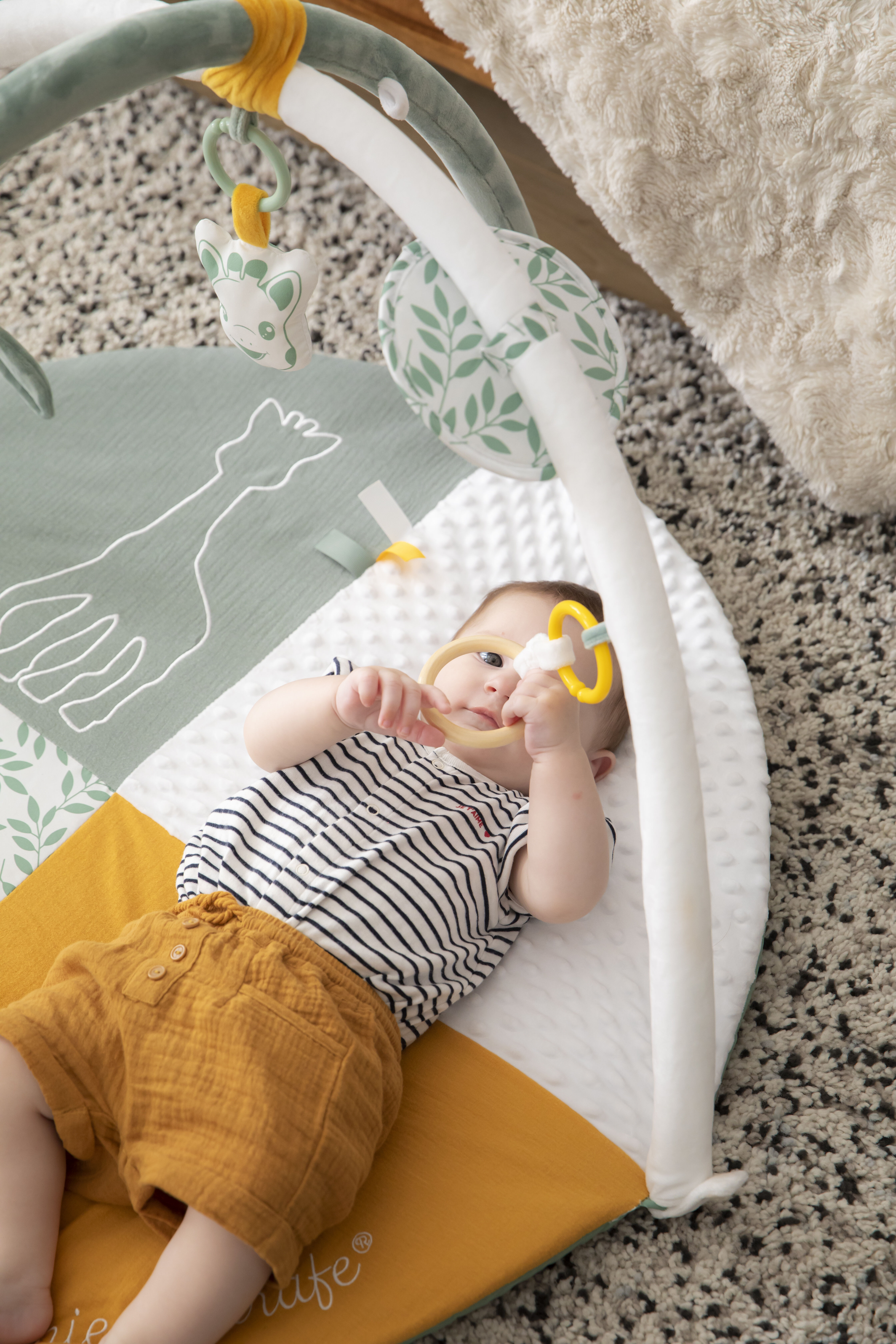 مفرش لعب إل ايتيه اون فوا بوجهين من صوفي لا جيراف image number 14