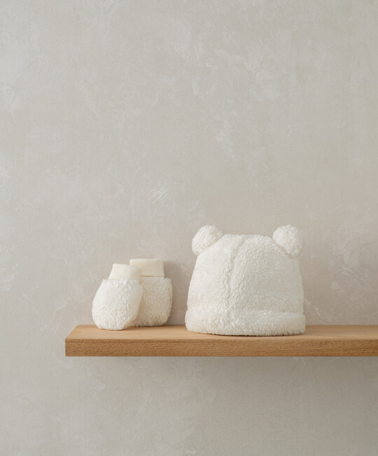 طقم قبعة وقفازات قماش ناعم- بيج طقم قبعة وقفازات قماش ناعم- بيج image number 1