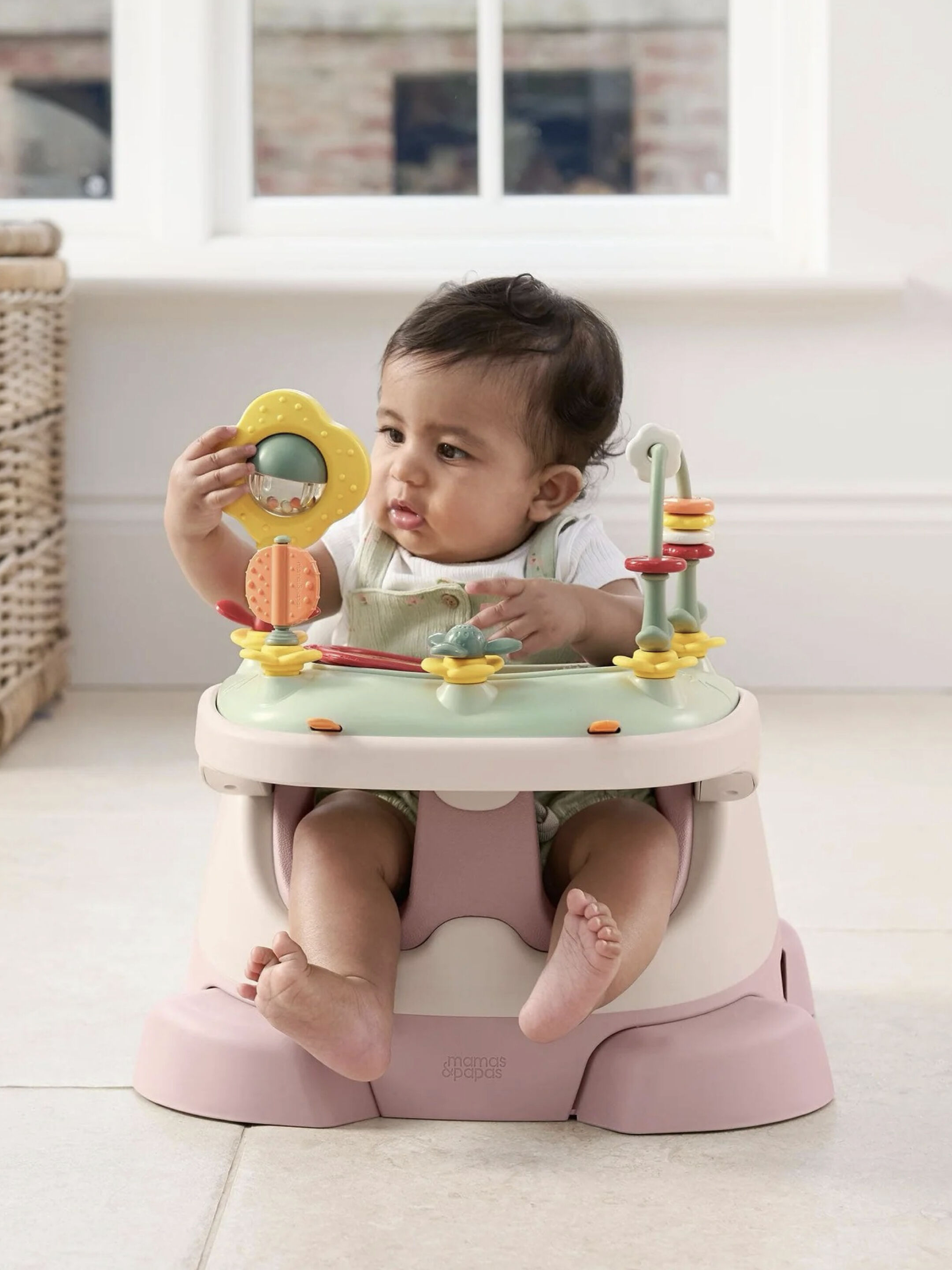 مقعد باغ داعم وأرضي 3 في 1 بصينية ألعاب - بلوسوم image number 1