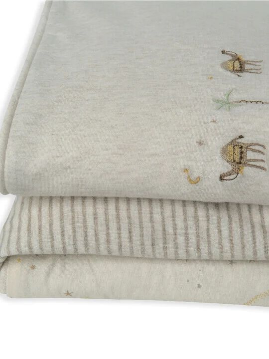 لحاف بتطريز جمل