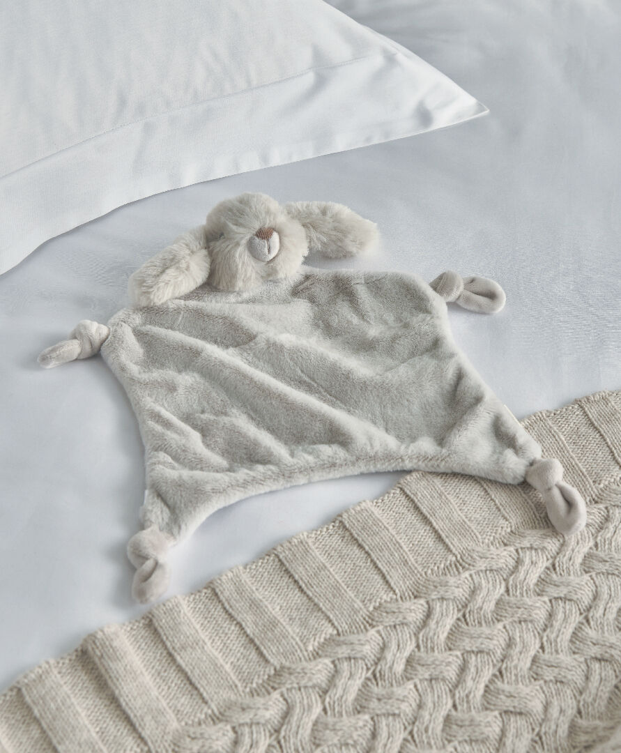 لحاف بدمية أرنب بلون رمادي image number 1