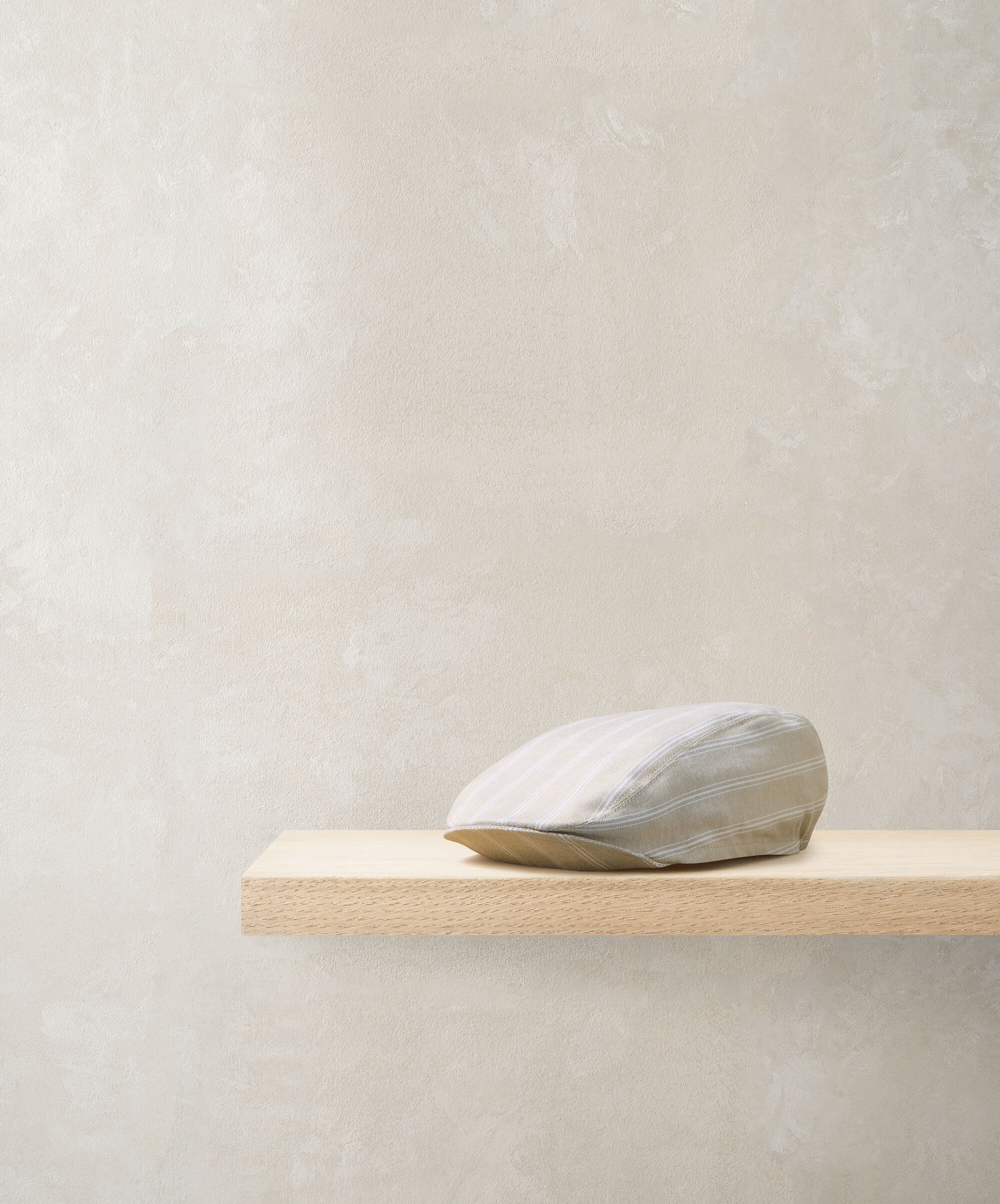 كاب مخطط واسع مسطح image number 1