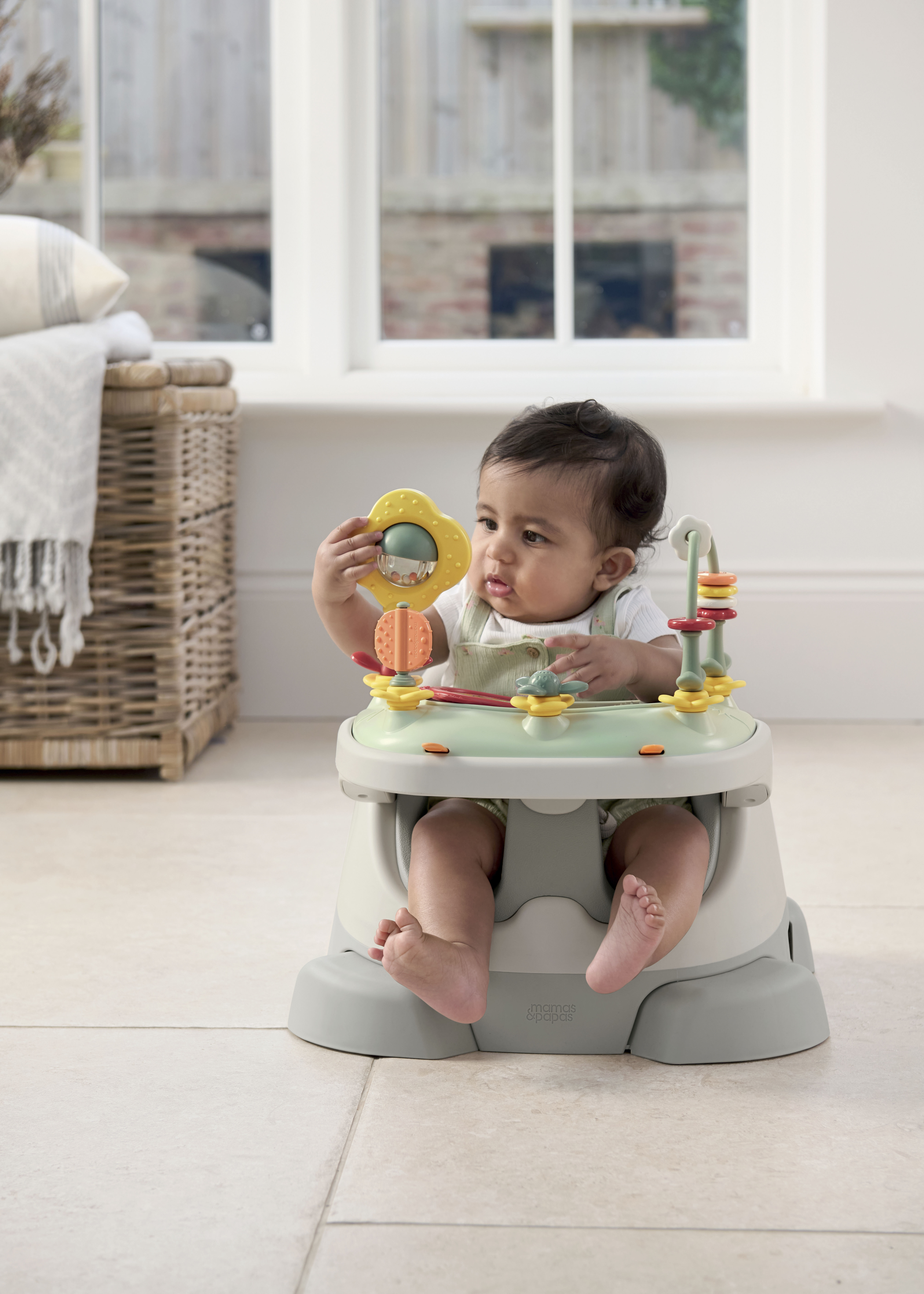 مقعد باغ داعم وأرضي 3 في 1 بصينية ألعاب - بيبل