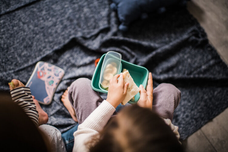 صندوق غداء بامبو للأطفال من تومي تيبي image number 5