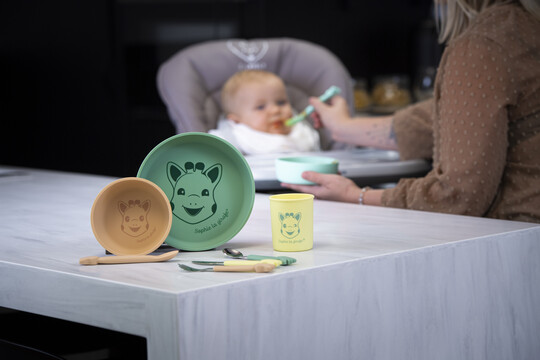 مجموعة أدوات طعام سيليكون إل ايتيه اون فوا من صوفي لا جيراف مجموعة أدوات طعام سيليكون إل ايتيه اون فوا من صوفي لا جيراف image number 13