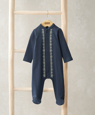 طقم الكل في واحد مطرز طقم الكل في واحد مطرز