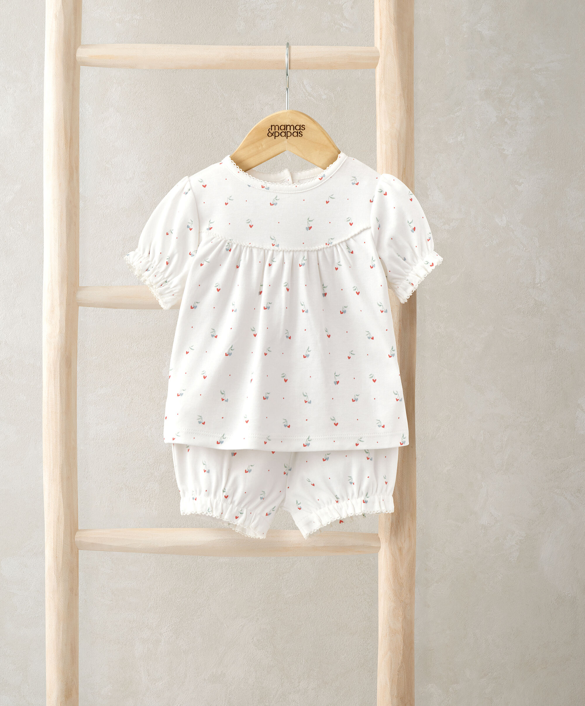 بيجاما بنقشة كرز بالكامل