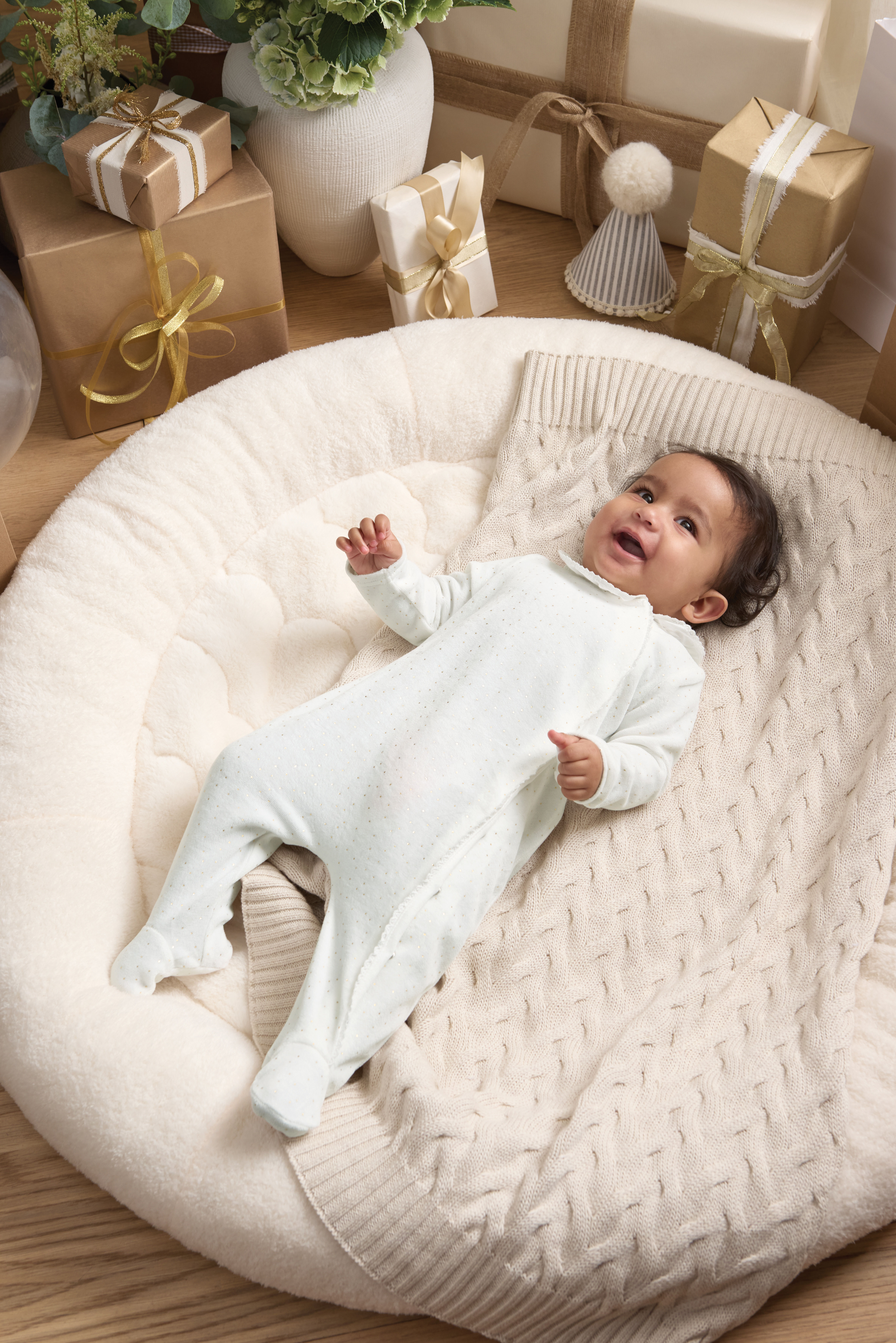 لباس الكل في واحد مخمل بنقشة نقاط ذهبية image number 3