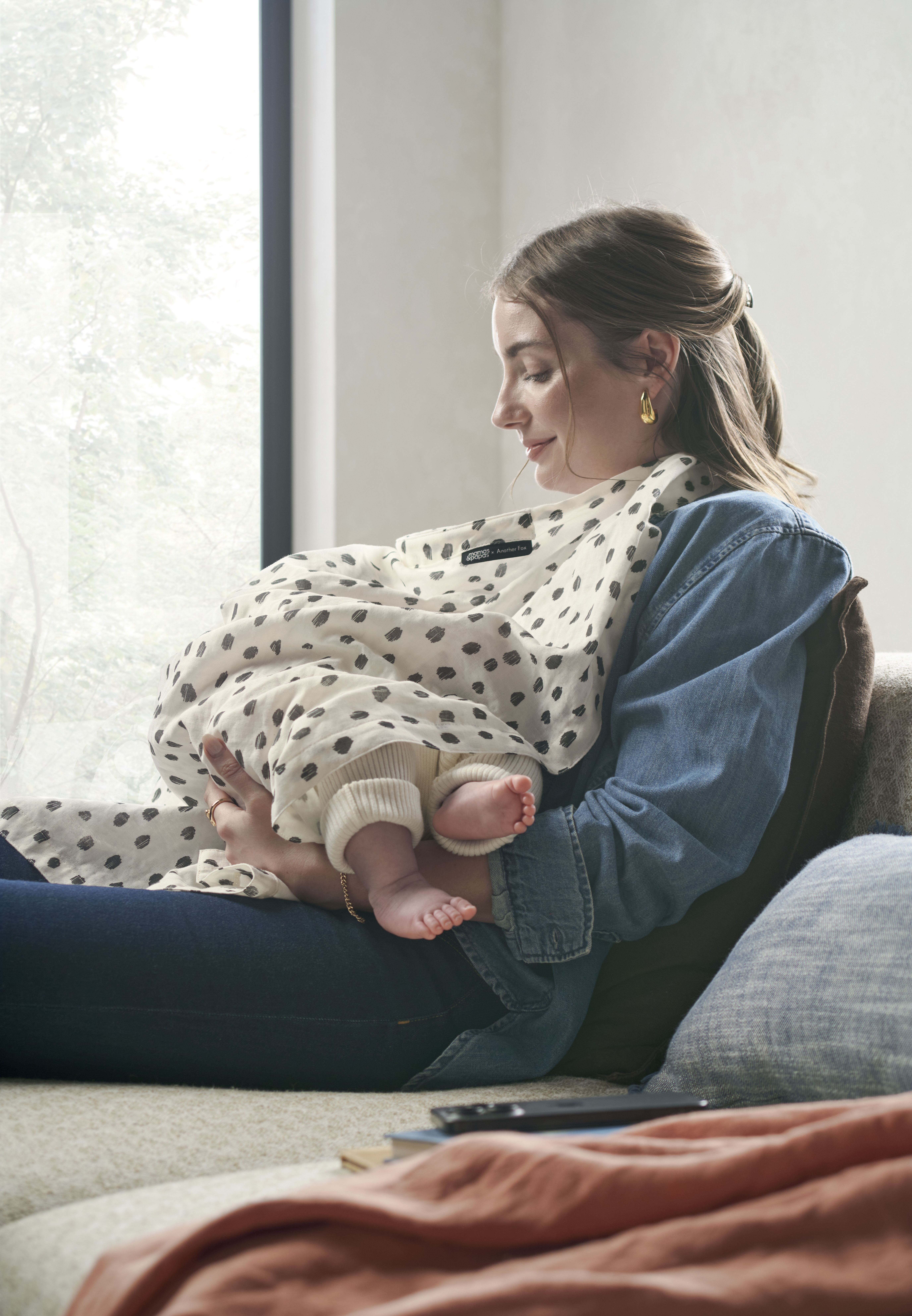 Nursing Cover - Cheetah Spot Mamas & Papas X Another Fox image number 2