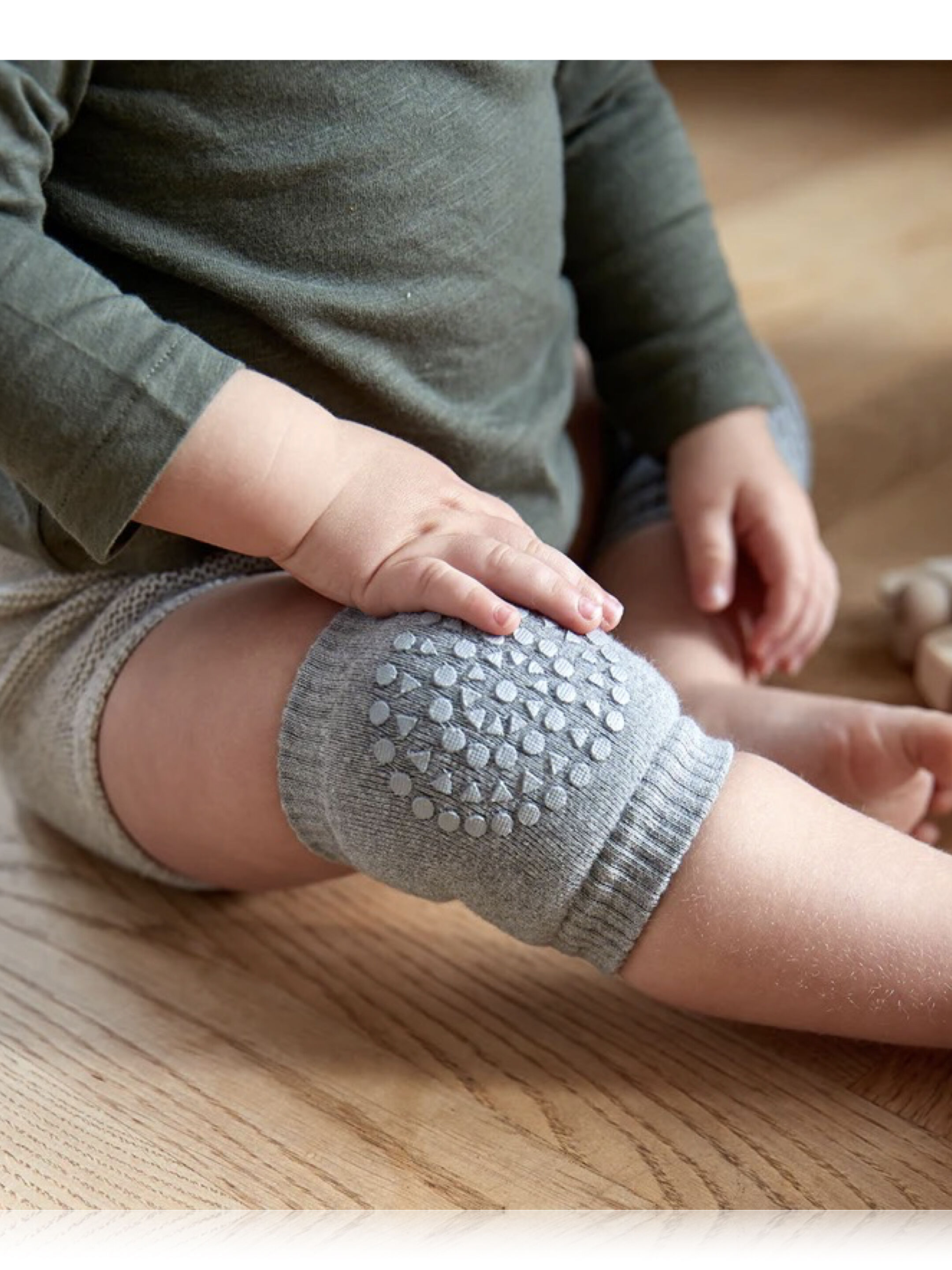 وسادات ركبة مضادة للانزلاق لتعلم الزحف من جو بيبي جو - رمادي image number 3