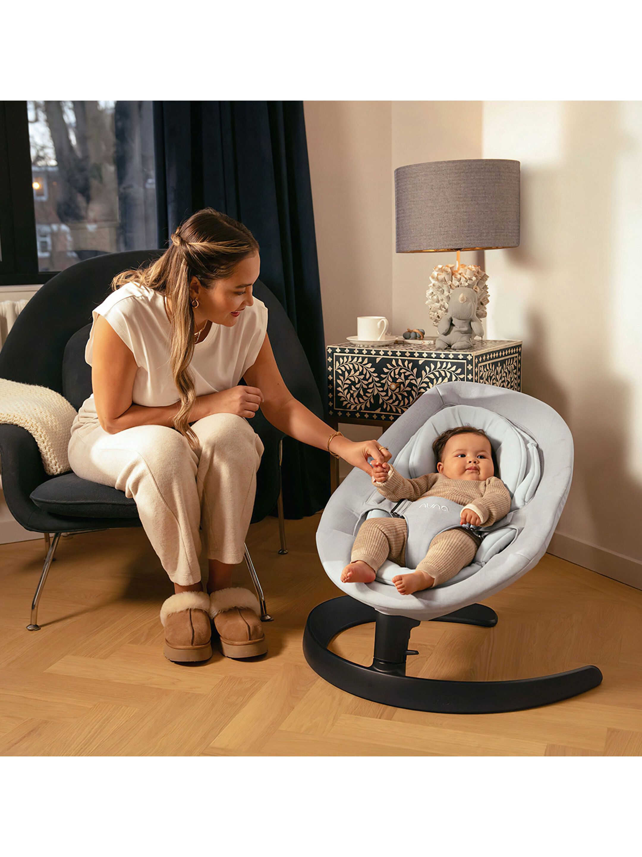 كرسي نونا هزاز مع شريط ألعاب، ثايم