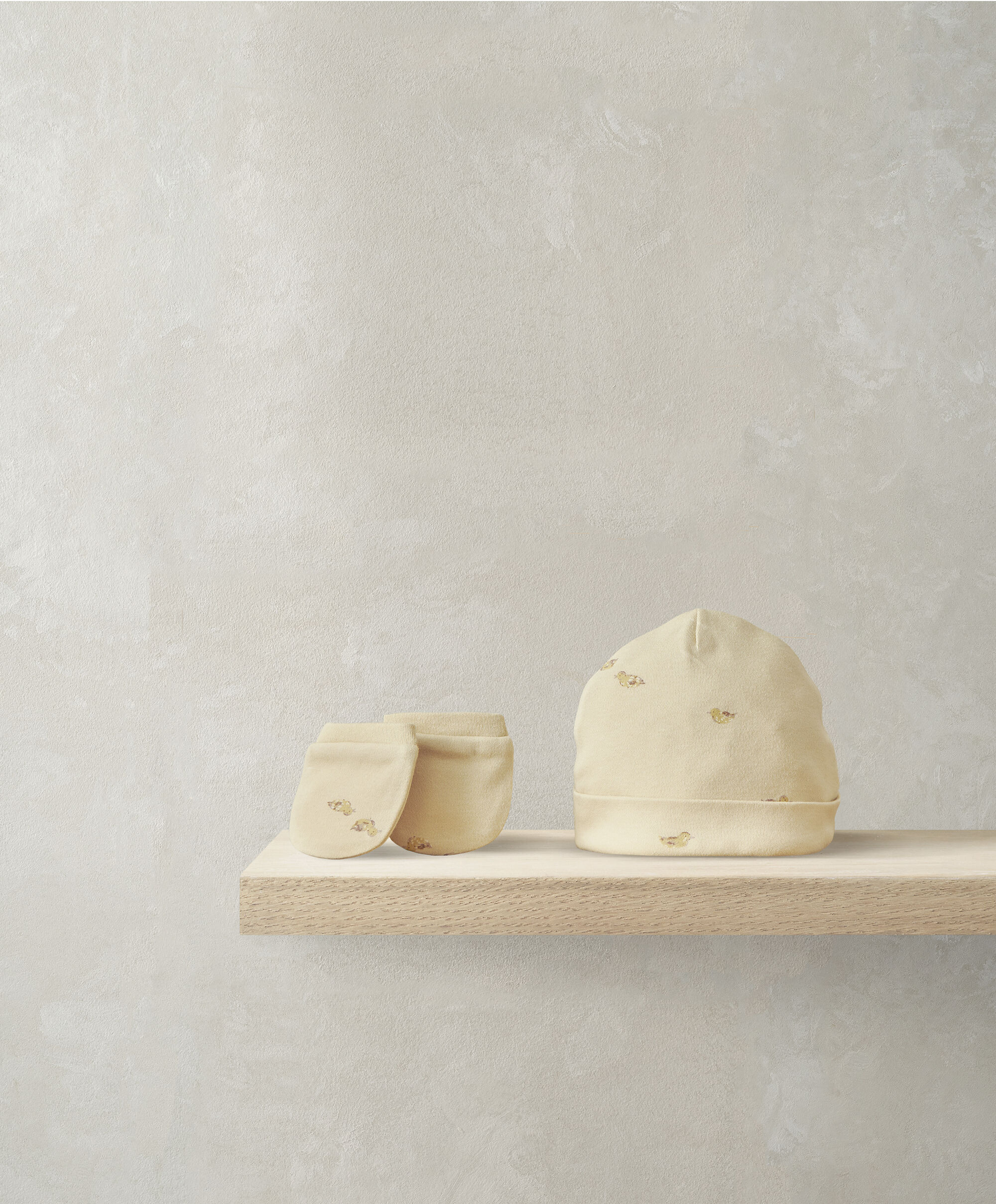 طقم قبعة وقفازات للأطفال الخدج بنقشة بطة