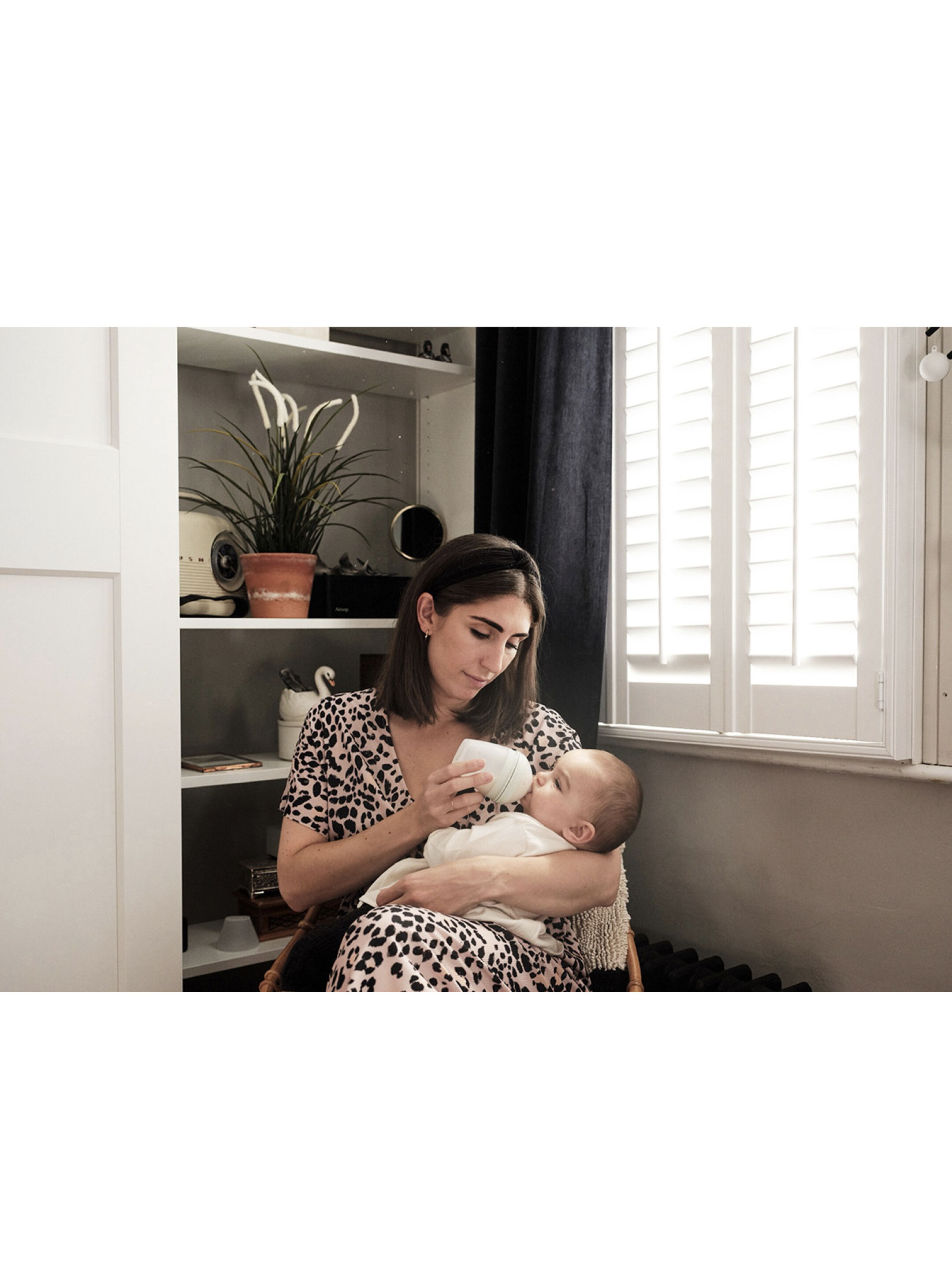 زجاجة رضاعة سيليكون خالية من مادة بيسفينول أ وغير سامة من بورن - 240 ملل image number 3