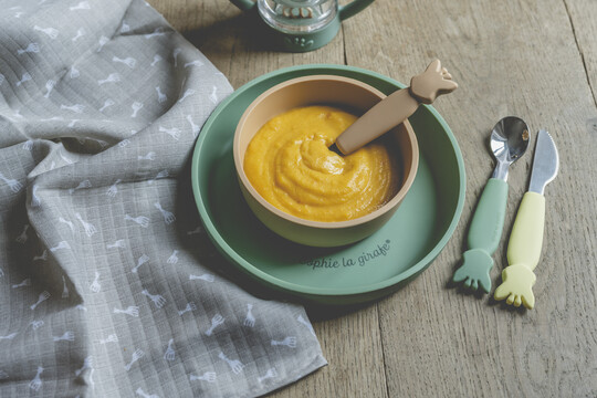 مجموعة أدوات طعام سيليكون إل ايتيه اون فوا من صوفي لا جيراف مجموعة أدوات طعام سيليكون إل ايتيه اون فوا من صوفي لا جيراف image number 30