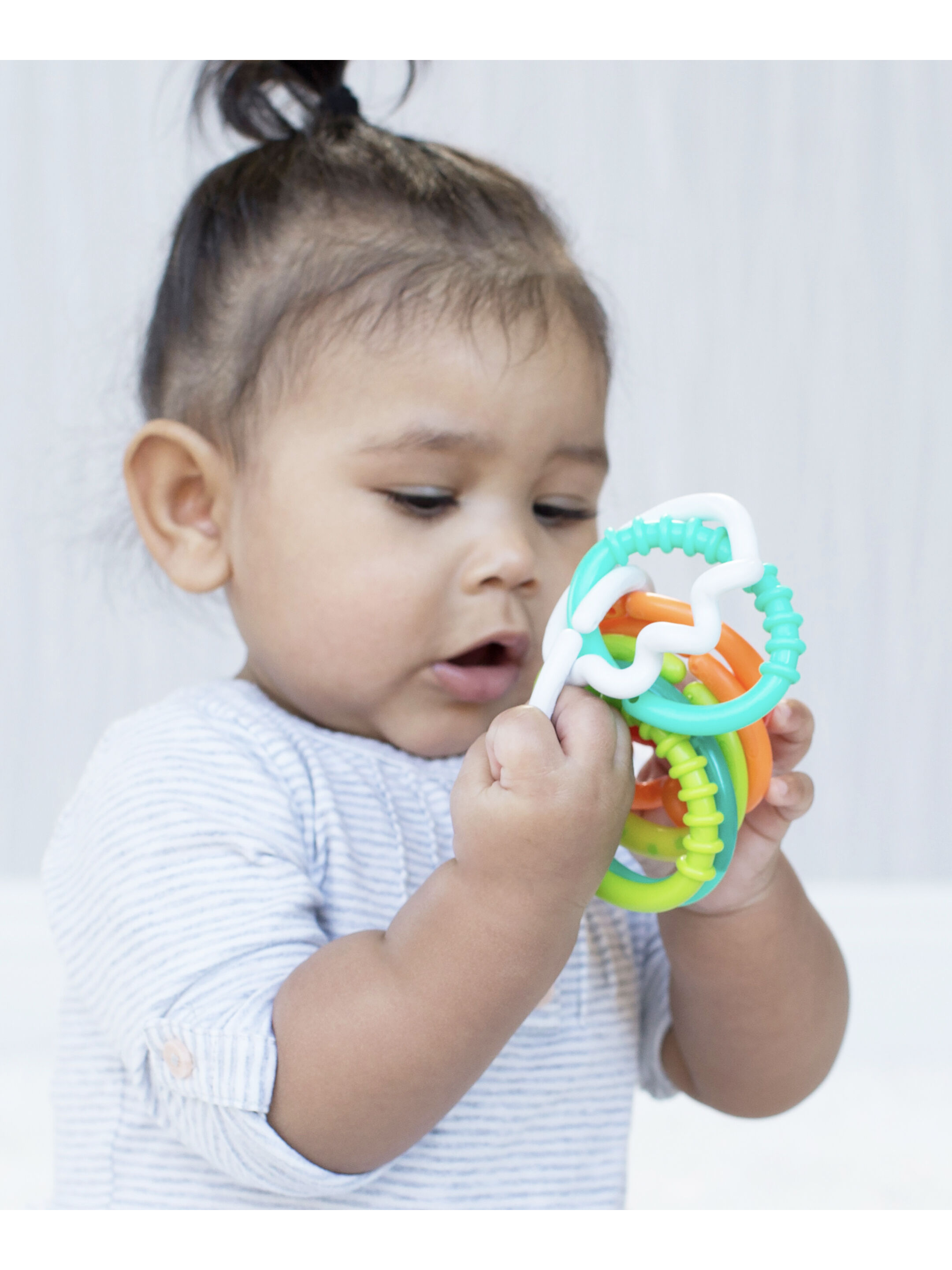 حلقات متصلة بارزة الملمس من إنفانتينو image number 1