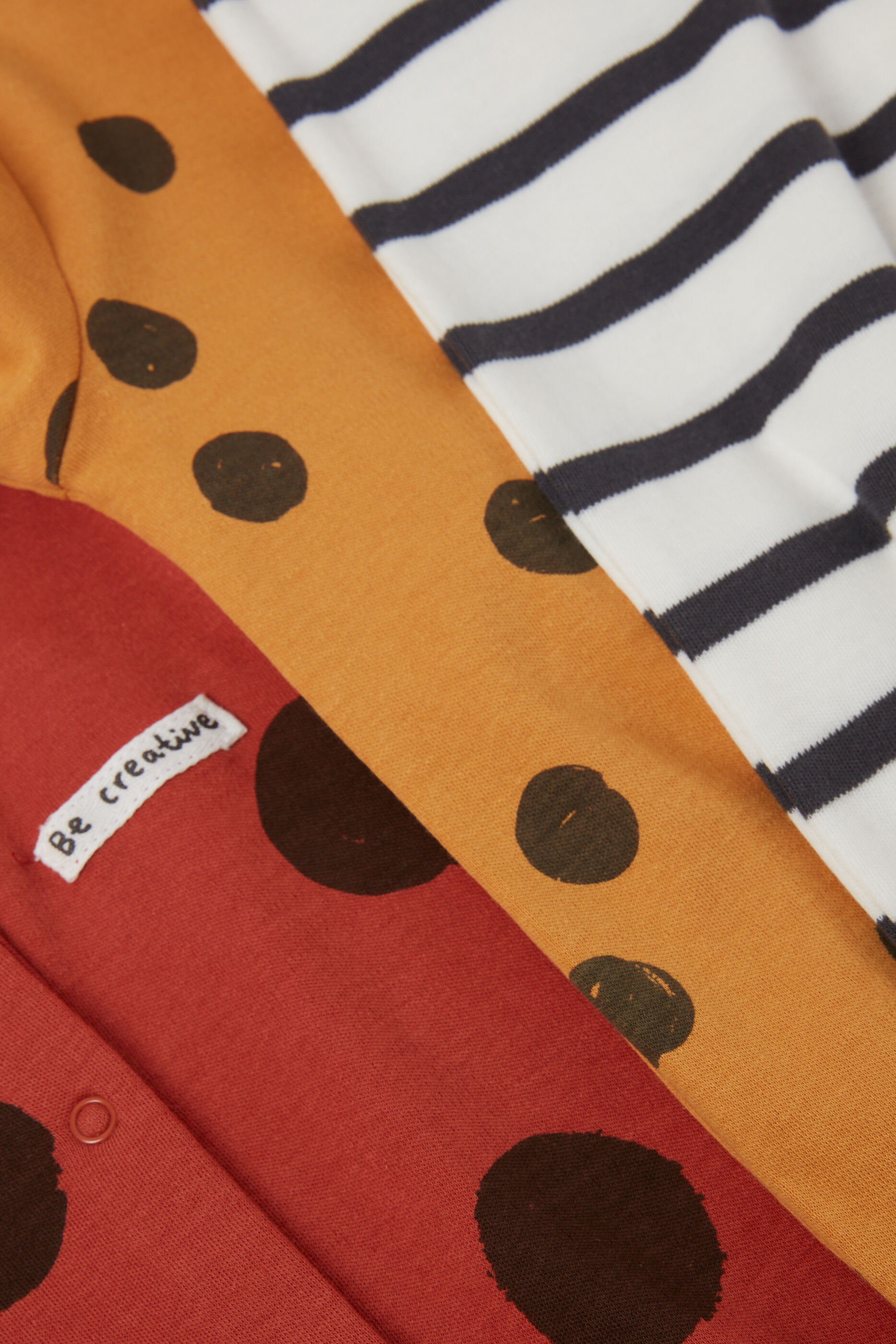 طقم بيجاما قطعة واحدة بنقشة نقاط كبيرة - 3 قطع image number 3