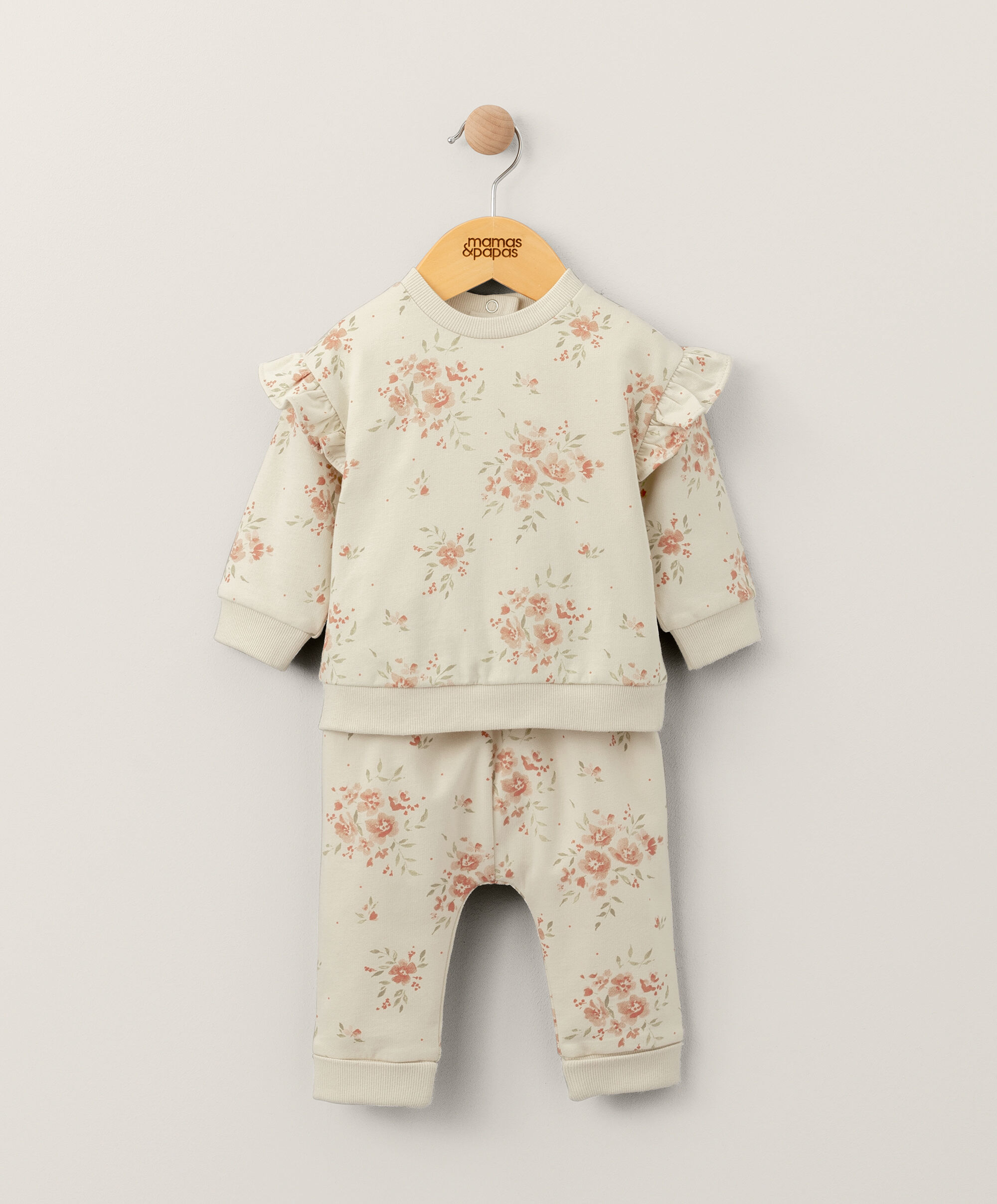 طقم سترة وبنطال رياضي بنقشة بالكامل بألوان محايدة image number 1