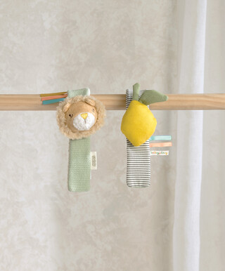 2PK WRIST RATTLE - BTBW LION 2PK WRIST RATTLE - BTBW LION