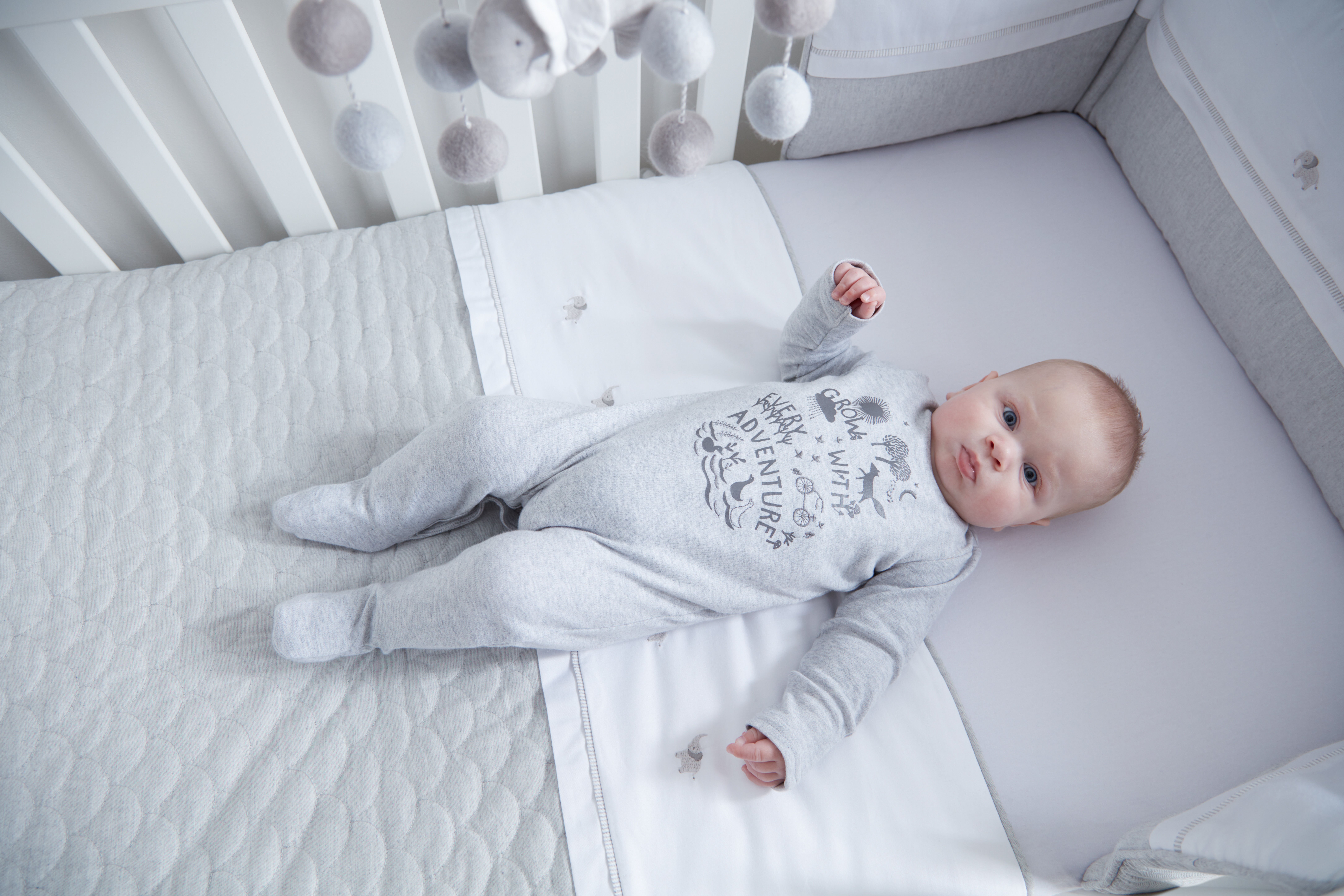 ألعاب مهد متحركة بموسيقى ويلكم تو ذا وورلد - رمادي image number 4