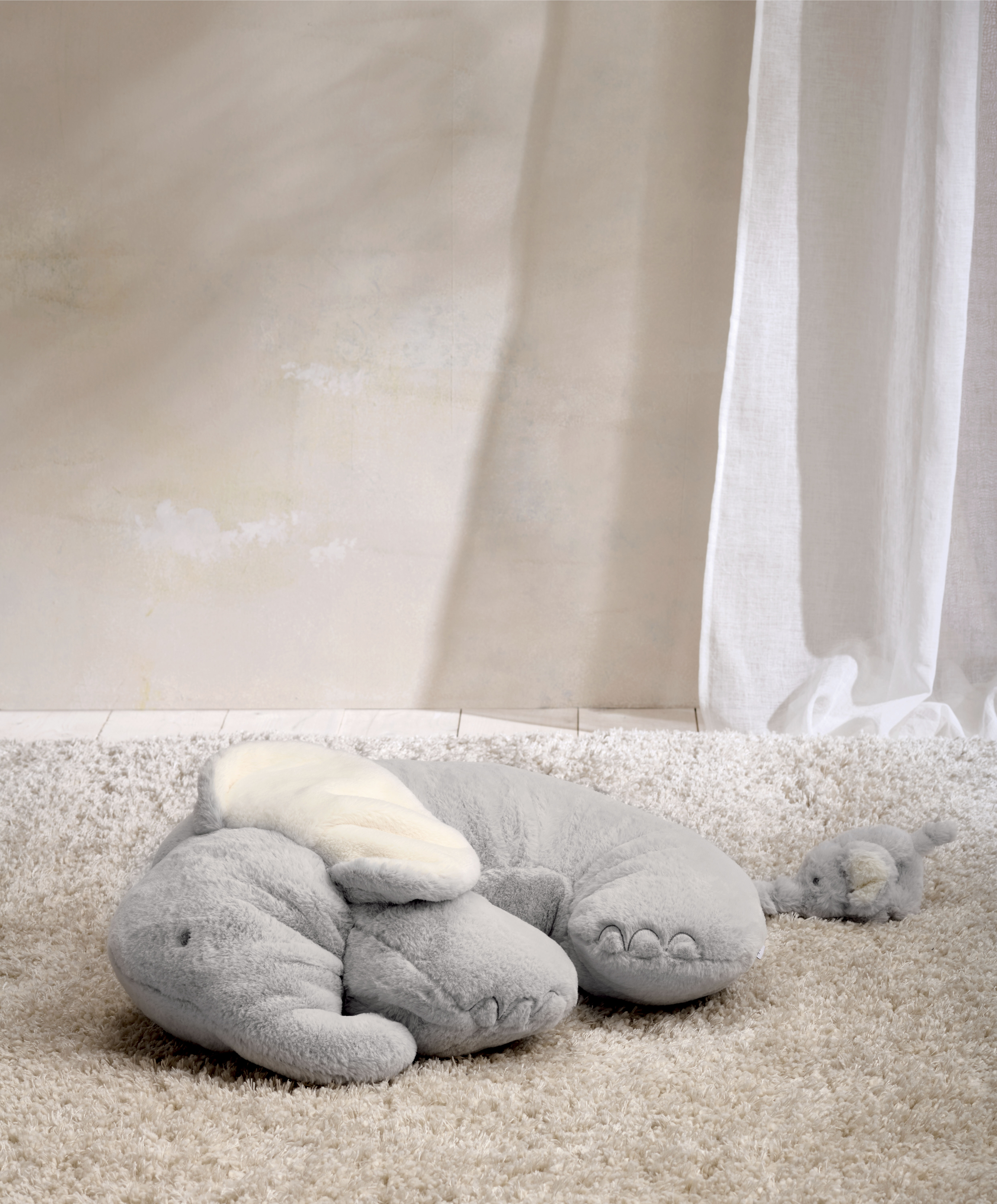 وسادة سناغل لأوقات الاستلقاء على البطن بتصميم فيل - ويلكم تو ذا وورلد