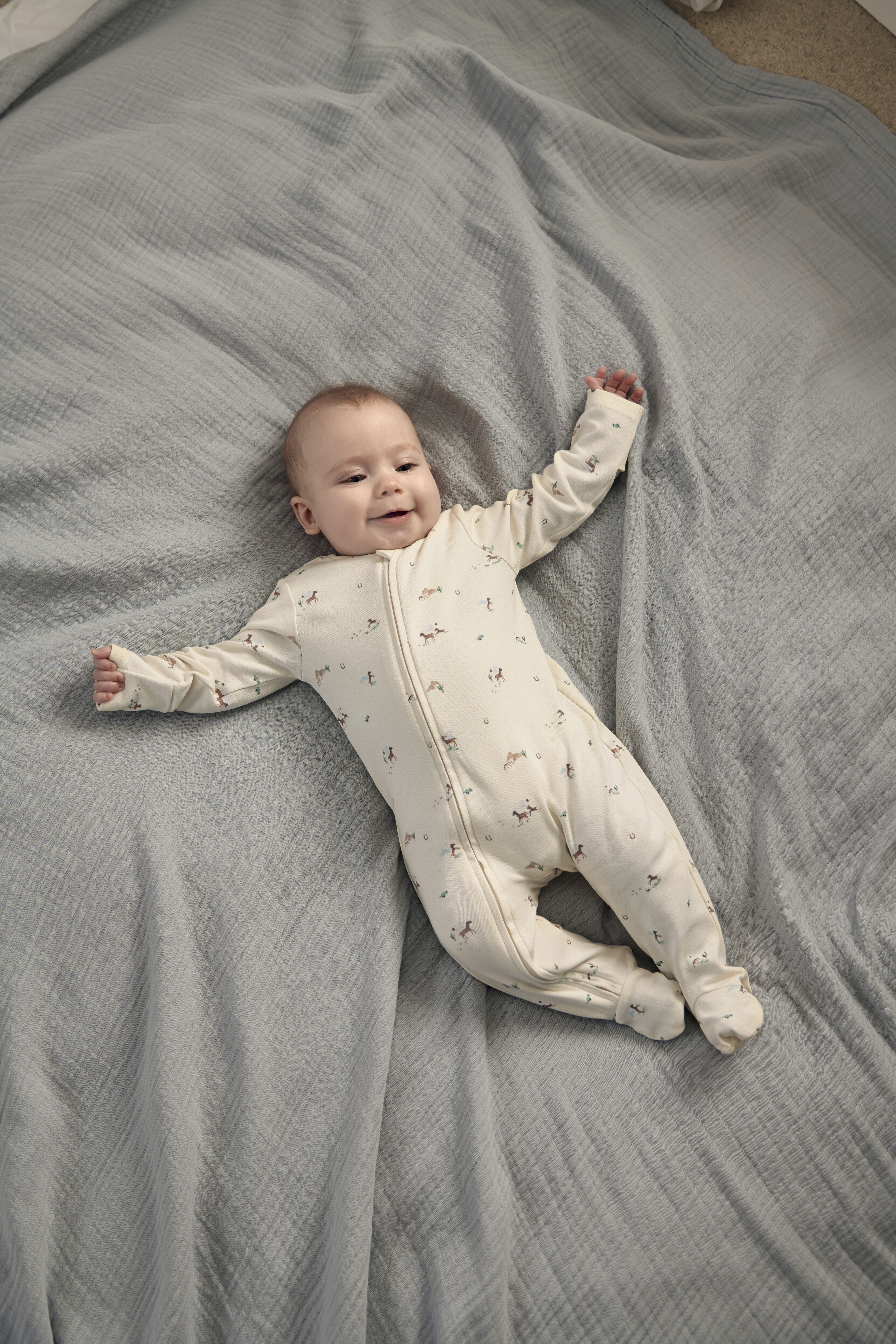 بيجامة روديو بسحاب image number 1