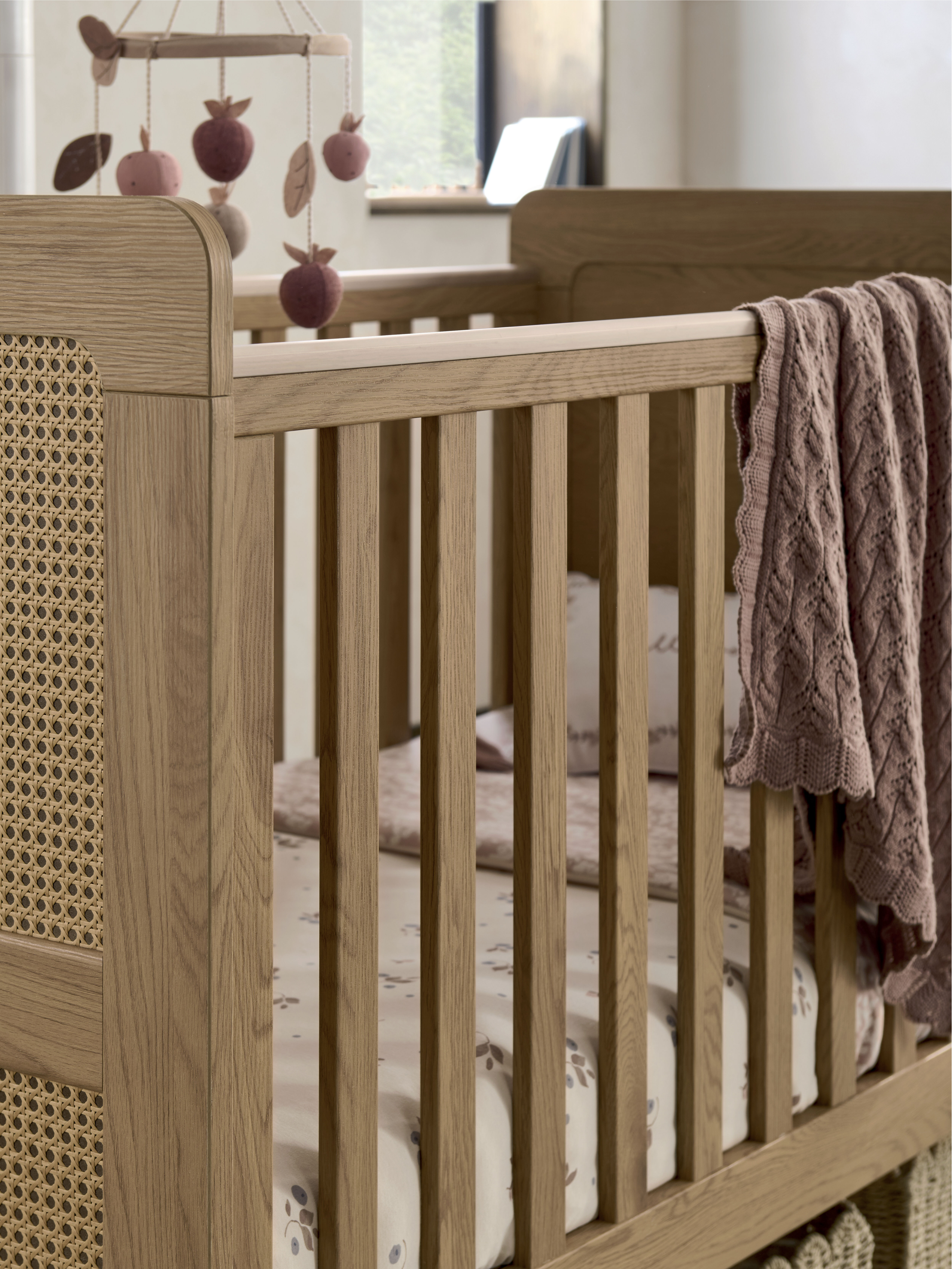 سرير أطفال إيسنا - راتان image number 3