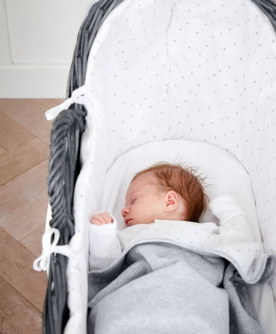 سلة موسى بيضاء بنجوم image number 3