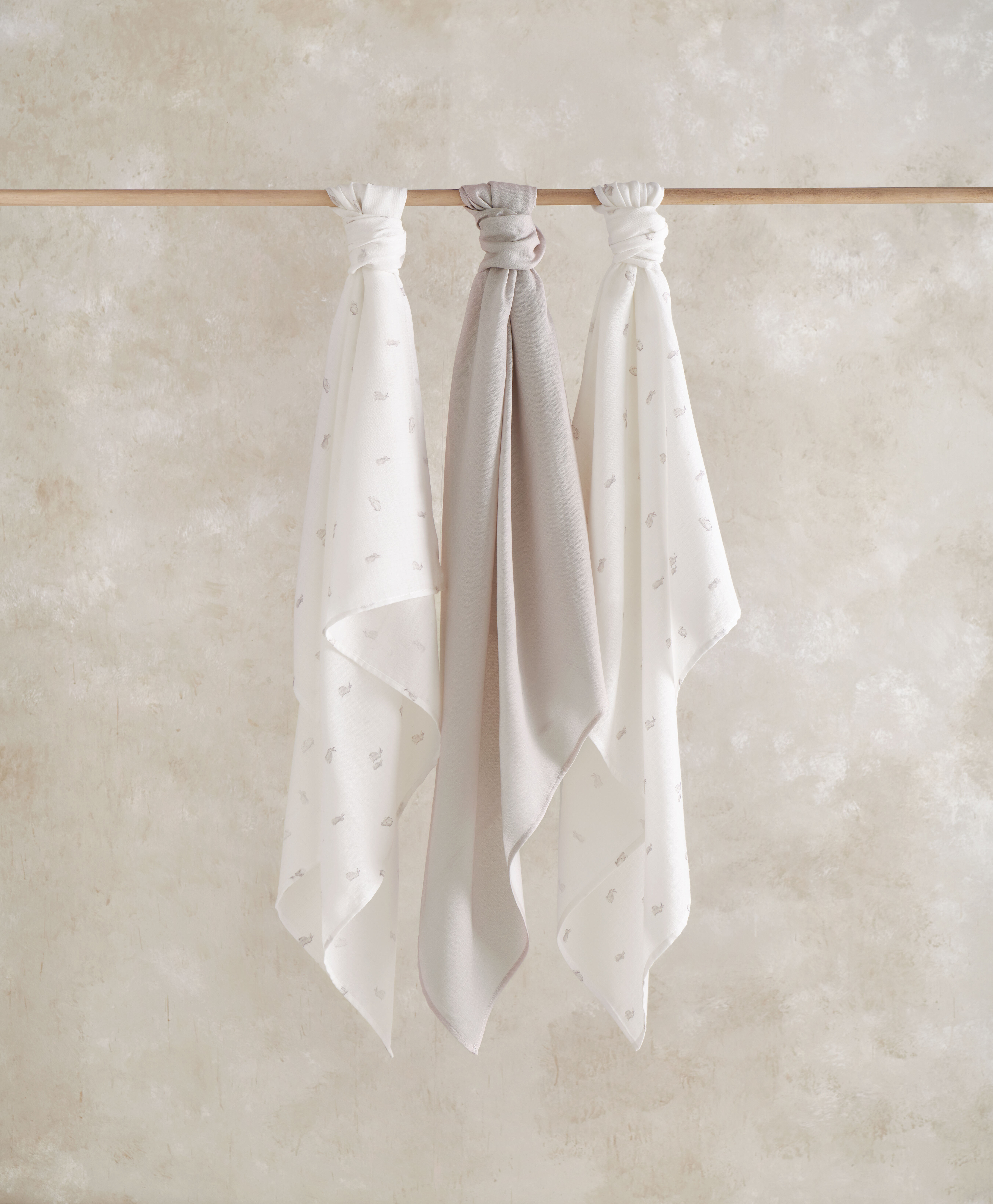 طقم مربعات موسلين كبيرة مزينة بنقشة أرنب، 3 قطع image number 1