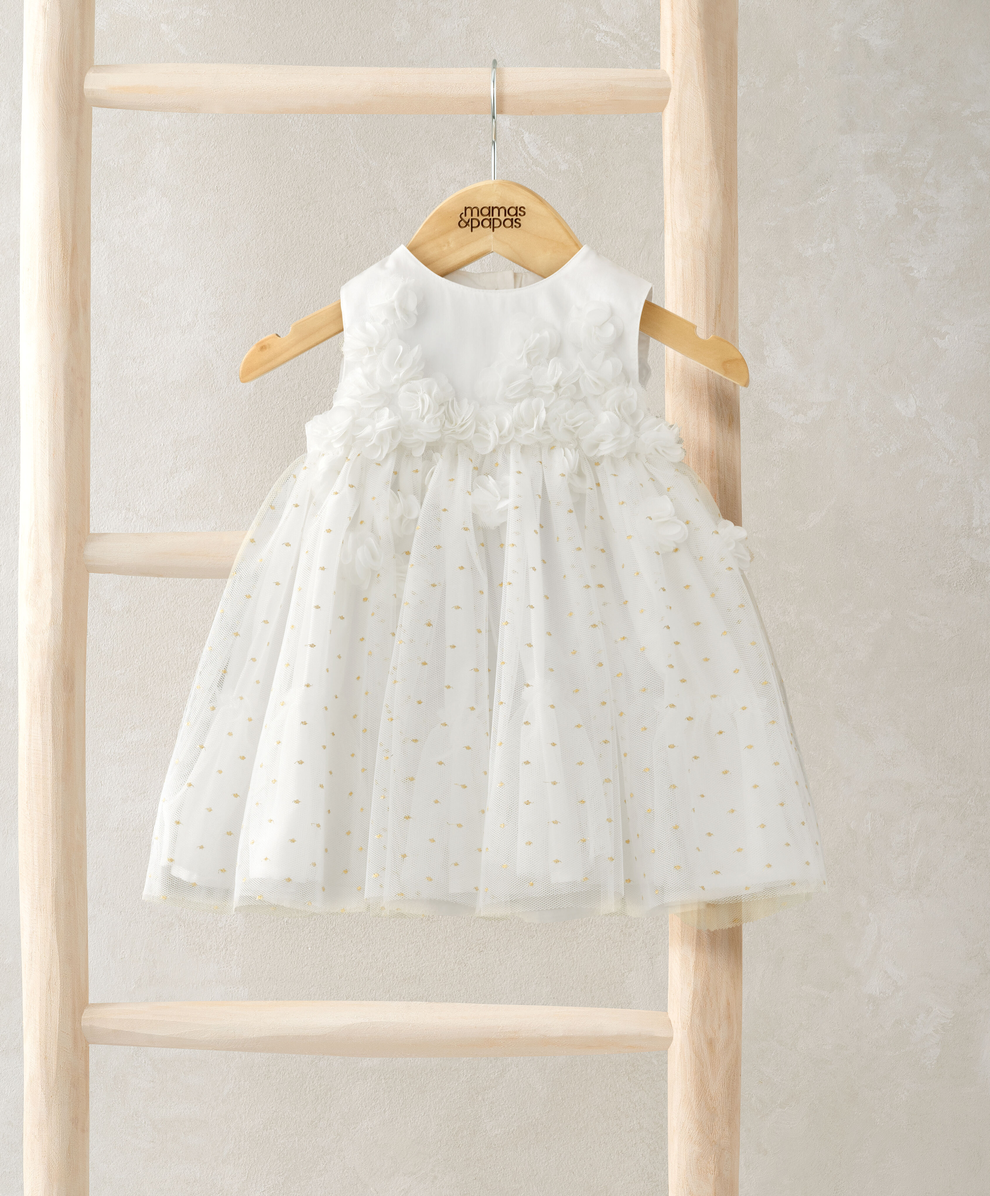 فستان مزين بزهور بارزة متناثرة image number 1