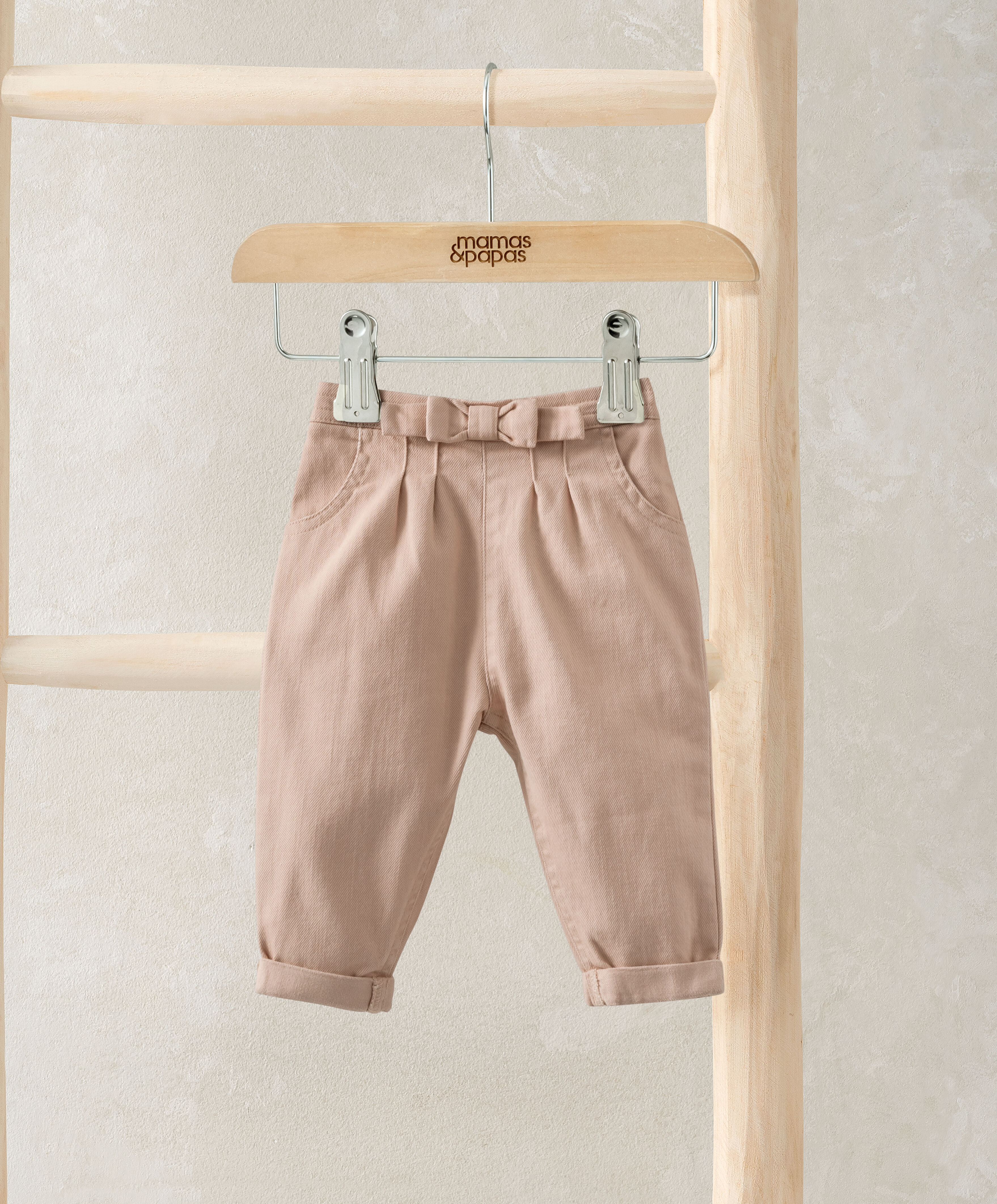 بنطال بعقدة