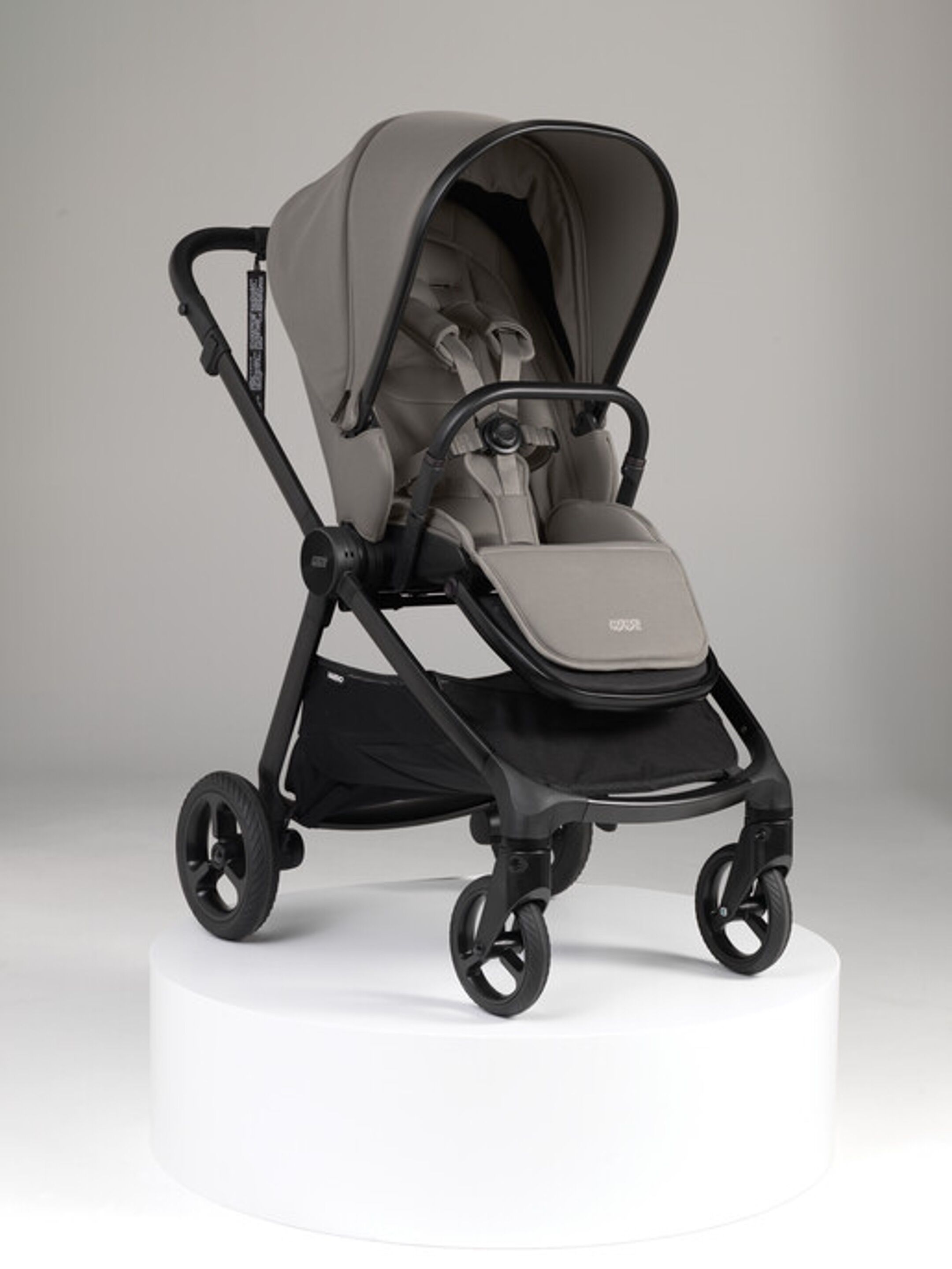 مجموعة عربة أطفال فاردو ستورم ومقعد سيارة سايبكس، 6 قطع image number 2