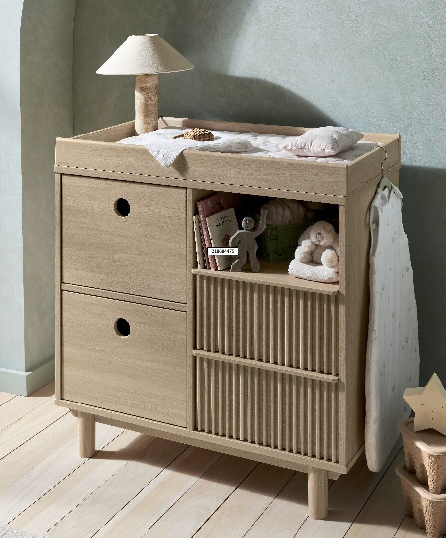 مجموعة وحدة أدراج ضيقة بسطح للتغيير مع خزانة ملابس أوسكا بلون اوك، قطعتين image number 3