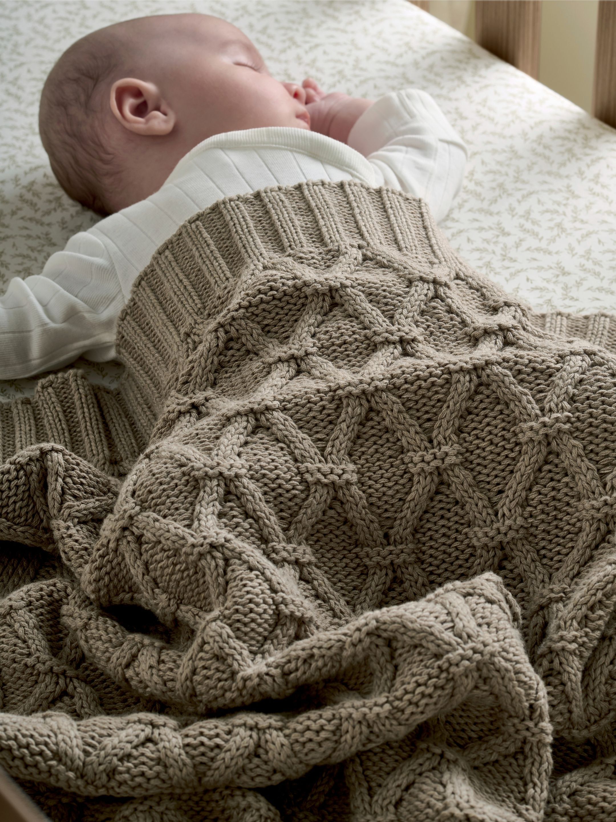 Cosy Gift Set - Seedling Knitted Blanket with Tan Bunny Soft Toy image number 6