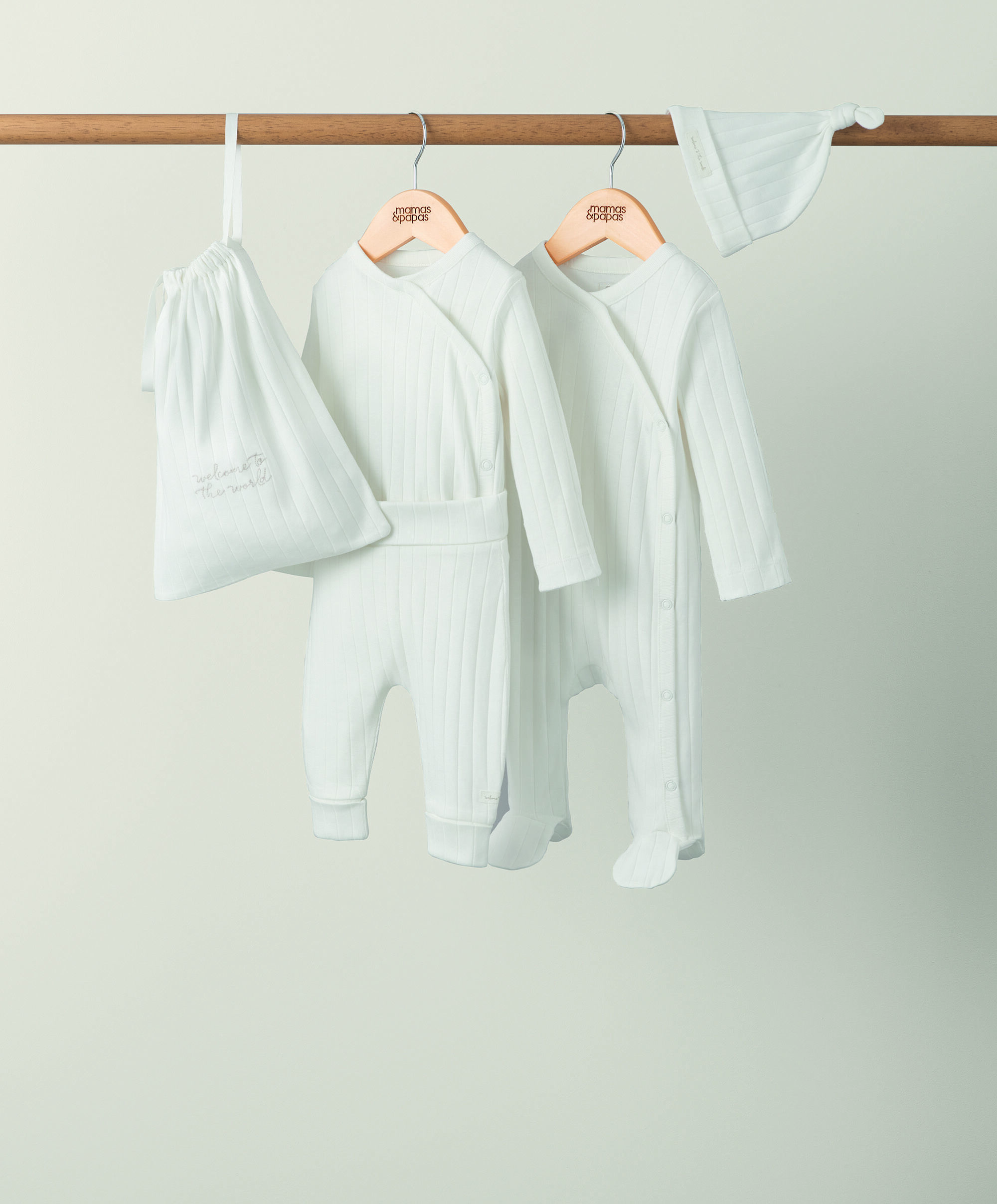 طقم ملابس حديثي الولادة - 4 قطع image number 1